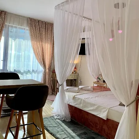 Beige-a-view, Sea Dreams