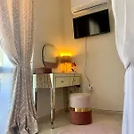 Beige-a-view, F2 - Sea Dreams,