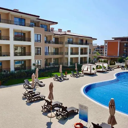 Beige-a-view, Sea Dreams Apartment *
