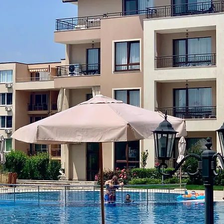 Beige-a-view, Sea Dreams Apartment